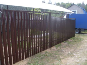 Забор из евроштакетника-6